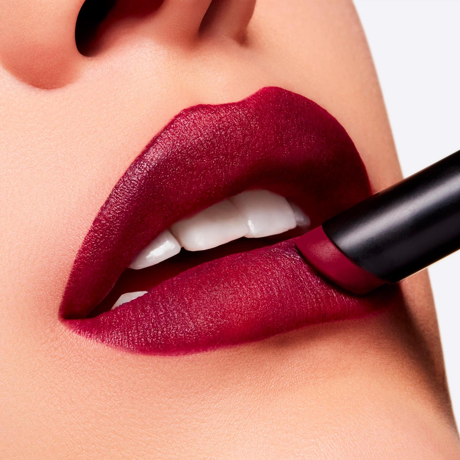 POWDER KISS VELVET BLUR SLIM STICK (BARRA PARA LABIOS)
